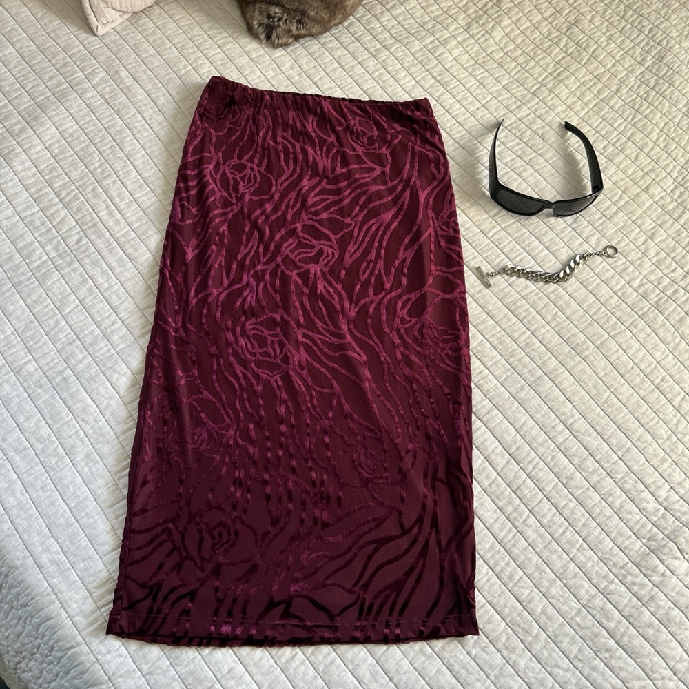 Dynamite, plum wine, velvet floral, Moody, dark romantic Pull on mid skirt XXS